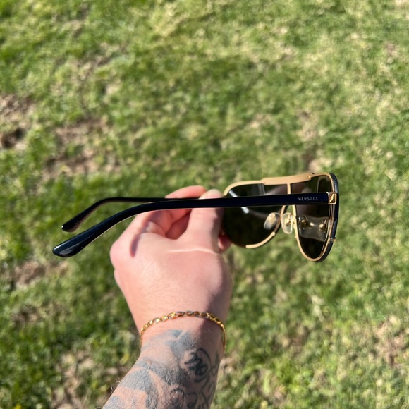 Versace sunglasses - Picture 6 of 6